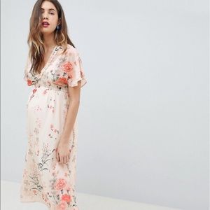 Queen Bee Fluted Sleeve Midi Dress in Floral Print